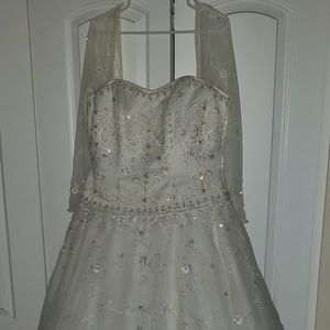 Oleg Cassini Ivory Organza Wedding Gown 16W